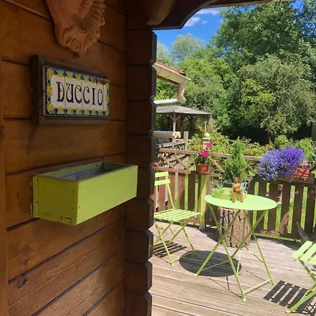 Duccio Hebergements Insolites Chalet *